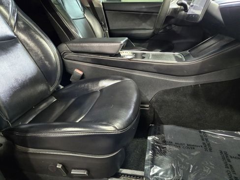 Used 2021 Tesla Model Y Long Range AWD/4WD image 7