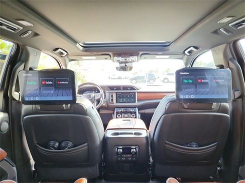 Certified 2023 GMC Yukon Denali Ultimate image 15