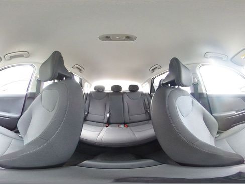 Used 2025 Kia K4 LXS image 42