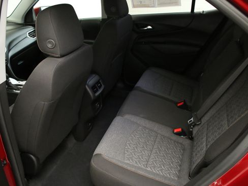 Certified 2024 Chevrolet Equinox LT FWD image 24