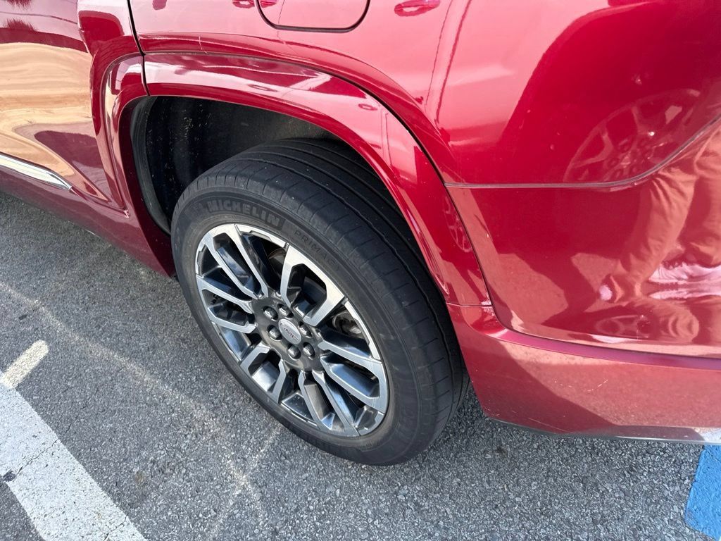 Used 2020 GMC Acadia Denali w/ Technology Package FWD image 11