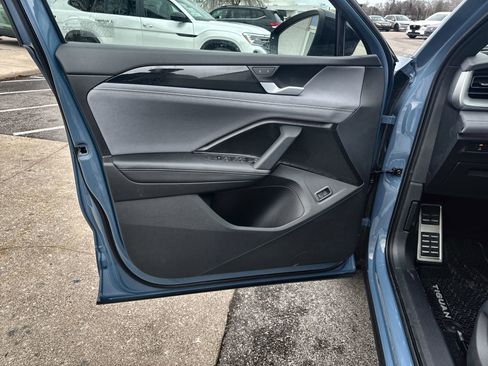 New 2026 Volkswagen Tiguan SE R-Line image 23