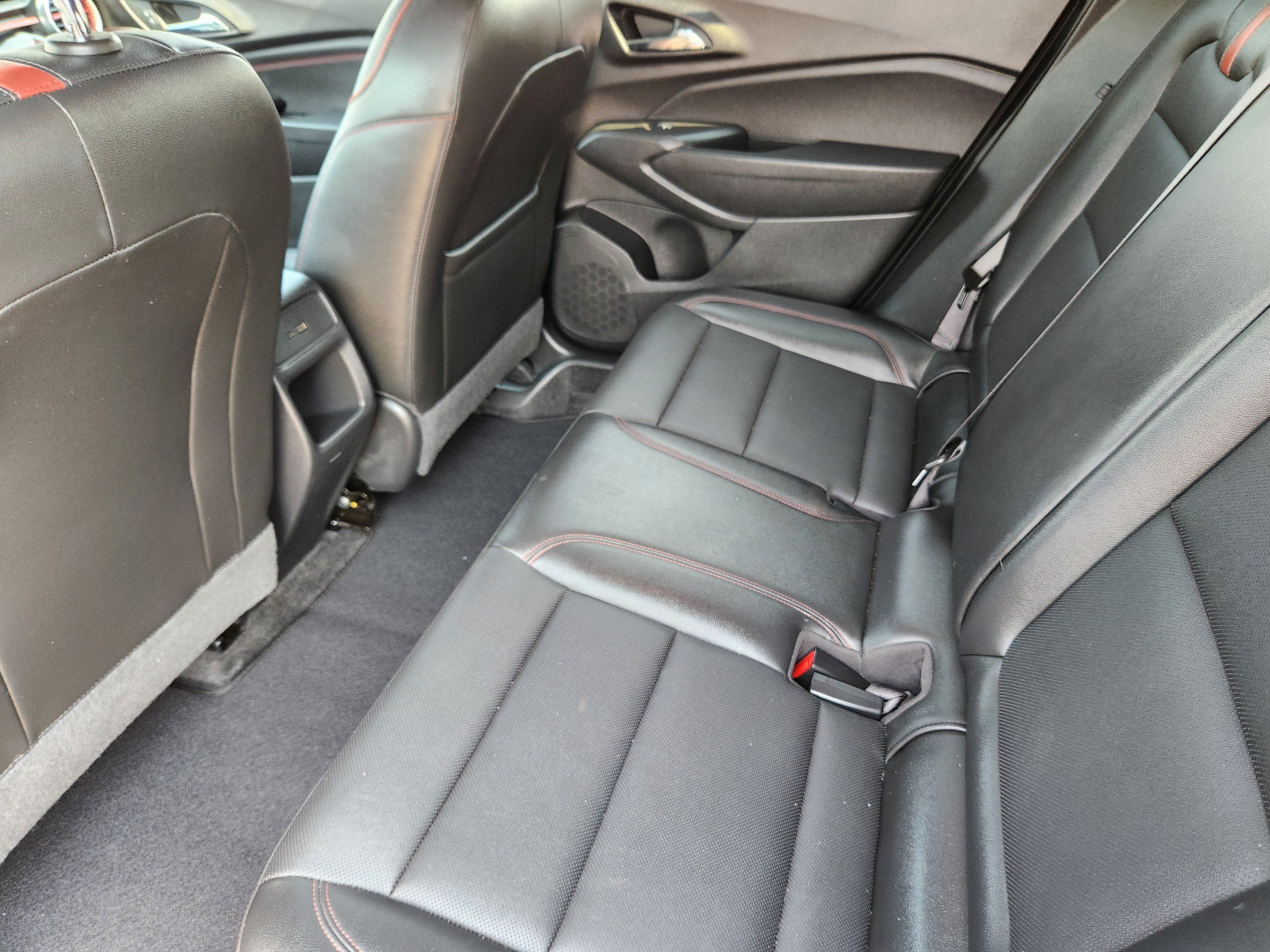 Used 2024 Chevrolet Trax RS w/ Sunroof Package FWD image 19