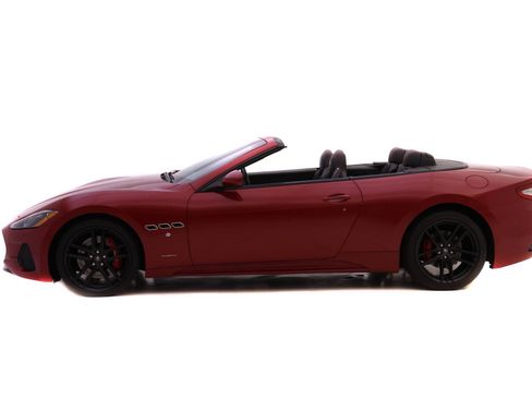 Used 2018 Maserati GranTurismo Sport image 3