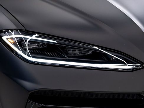 Used 2025 Lamborghini Urus SE image 18