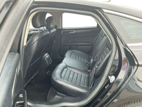 Used 2017 Ford Fusion SE w/ Fusion SE Technology Package image 21