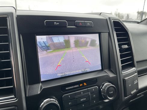 Used 2019 Ford F150 XLT w/ Equipment Group 302A Luxury AWD/4WD image 18