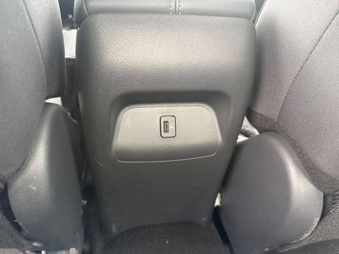 Used 2025 Nissan Sentra SV FWD image 22
