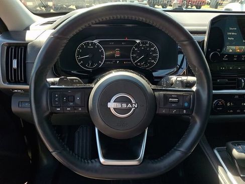 Used 2024 Nissan Pathfinder SL w/ Black Appearance Package AWD/4WD image 14
