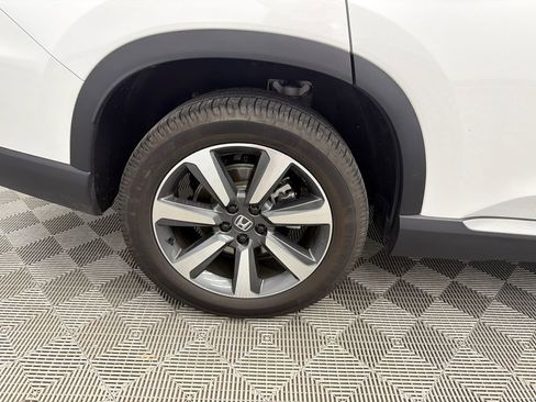 Used 2025 Honda Pilot Elite image 19
