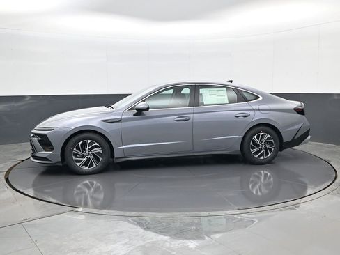 New 2026 Hyundai Sonata Blue FWD image 8