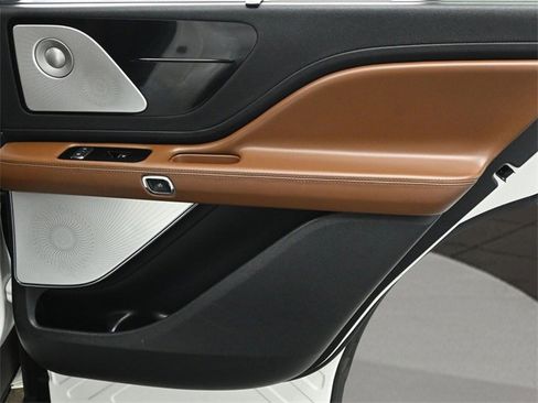 Used 2021 Lincoln Aviator Reserve w/ Equipment Group 210A image 18