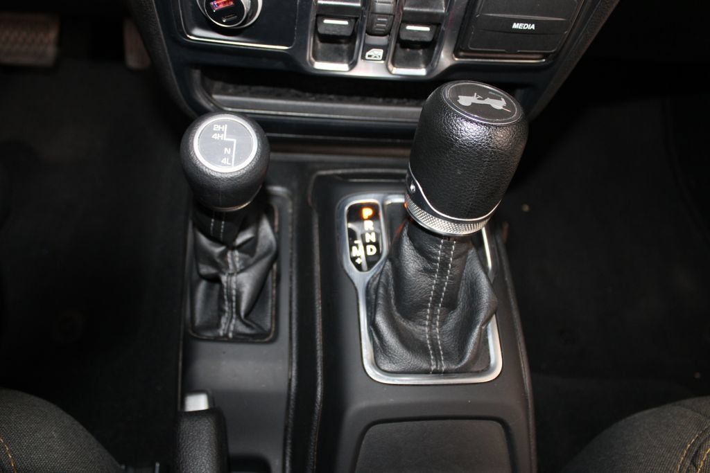 Used 2024 Jeep Wrangler Unlimited Sport AWD/4WD image 40