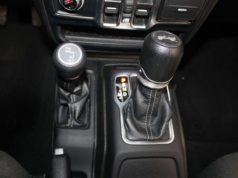 Used 2024 Jeep Wrangler Unlimited Sport AWD/4WD image 40