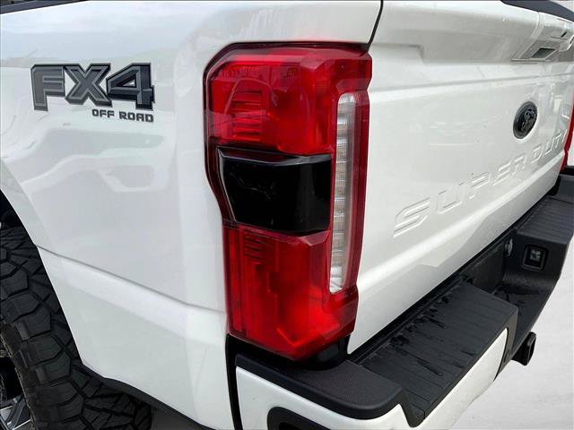 Used 2024 Ford F250 Lariat w/ Black Appearance Package AWD/4WD image 29