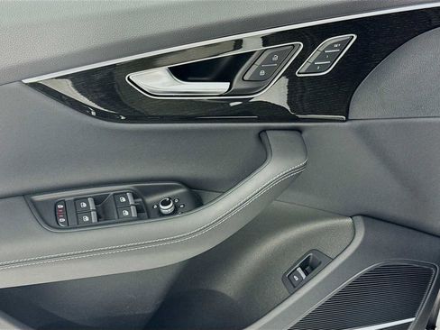 Used 2025 Audi Q7 3.0T Premium Plus w/ Premium Plus Package image 11