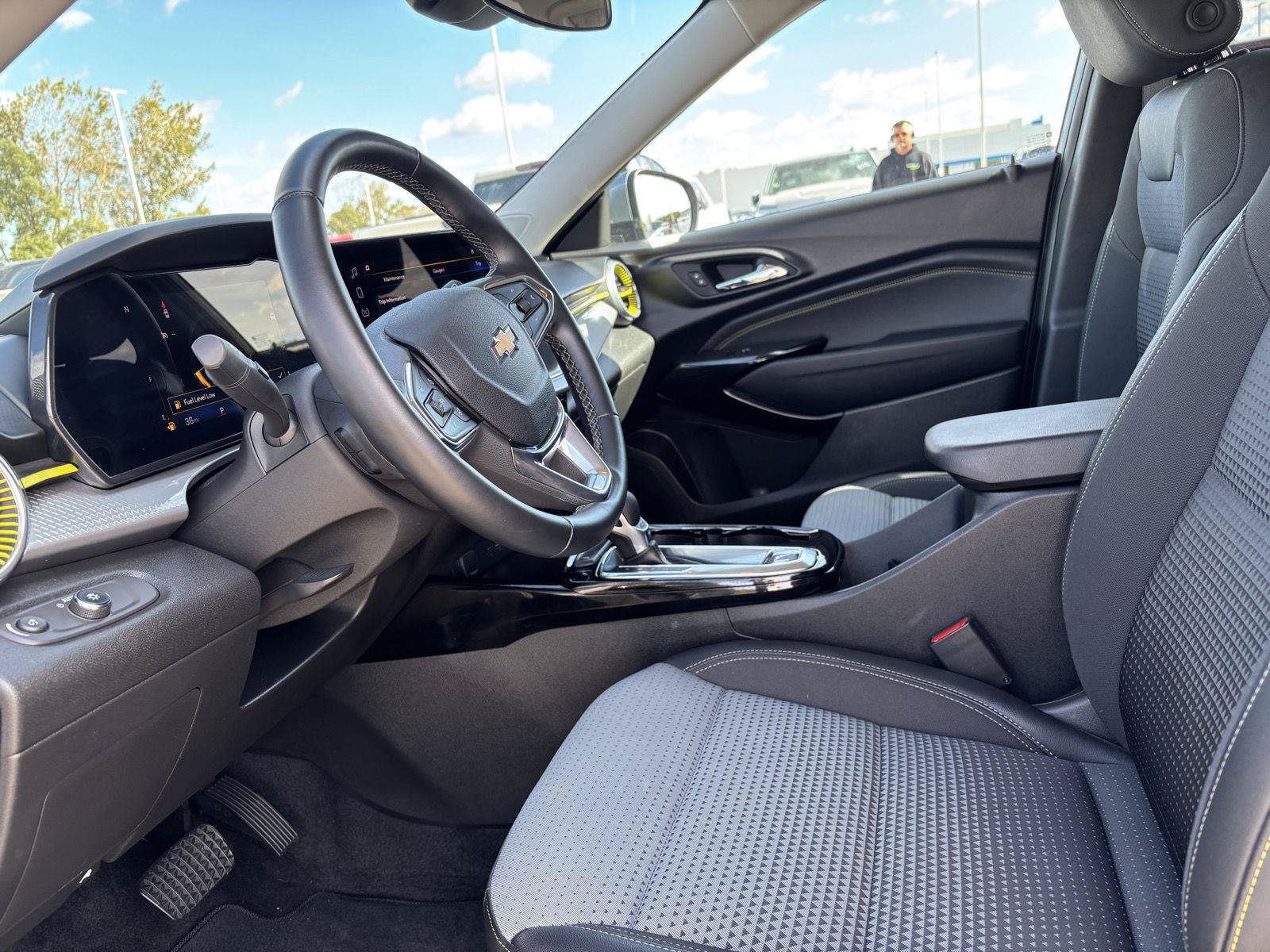 Used 2024 Chevrolet Trax LT w/ Driver Confidence Package FWD image 14