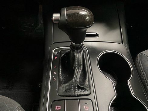 Used 2018 Kia Sorento FWD V6 w/ LX V6 Convenience Package image 21