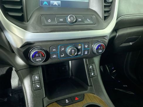 Used 2017 GMC Acadia SLE w/ Driver Alert Package I image 10