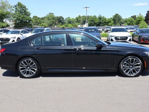 Used 2021 BMW 750i xDrive w/ Executive Package AWD/4WD image 4