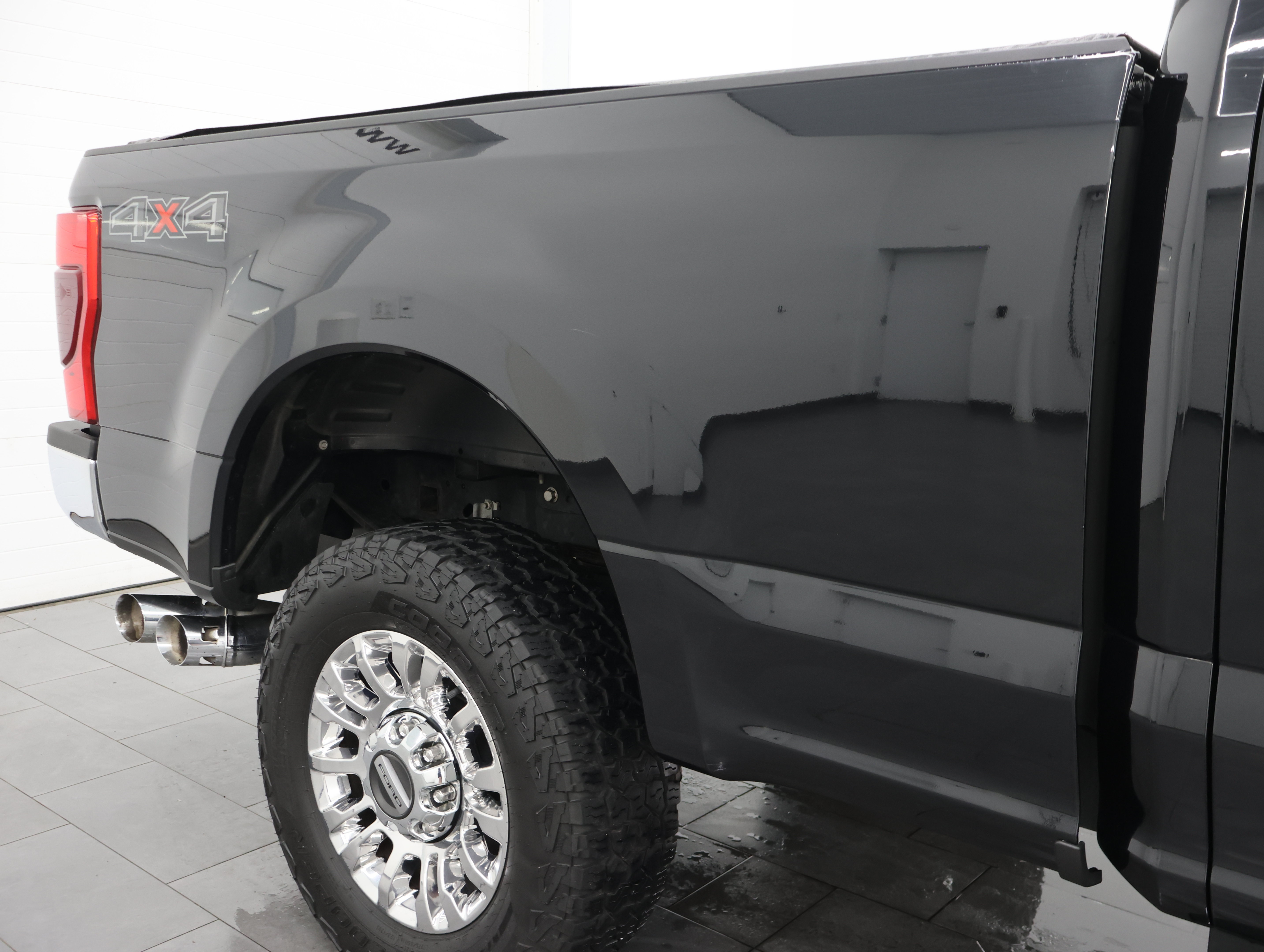 Used 2021 Ford F250 XLT w/ XLT Premium Package AWD/4WD image 25