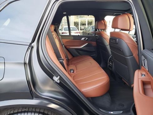 Used 2021 BMW X5 M50i w/ Executive Package image 15