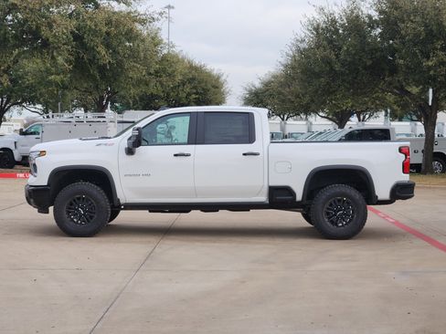 New 2026 Chevrolet Silverado 2500 ZR2 image 13
