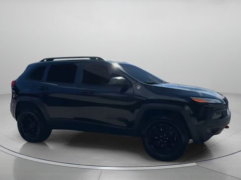 Used 2016 Jeep Cherokee Trailhawk w/ Comfort/Convenience Group image 34