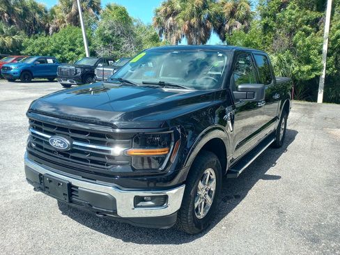 Certified 2025 Ford F150 XLT w/ Equipment Group 301A Standard AWD/4WD image 3