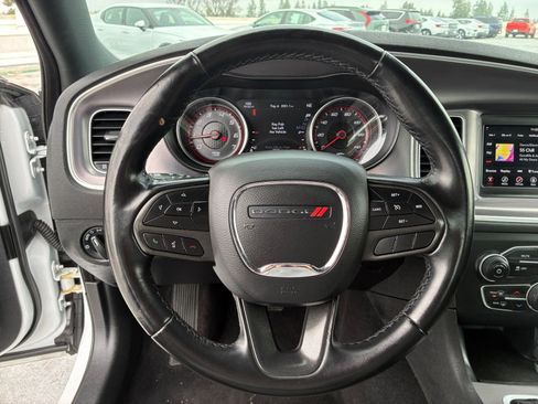 Used 2022 Dodge Charger SXT image 28