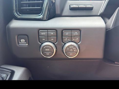 Used 2026 GMC Sierra 1500 AT4 w/ AT4 Premium Package AWD/4WD image 17