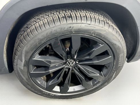 Used 2023 Volkswagen Atlas SEL Premium image 32