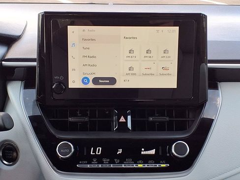 Used 2025 Toyota Corolla SE FWD image 20
