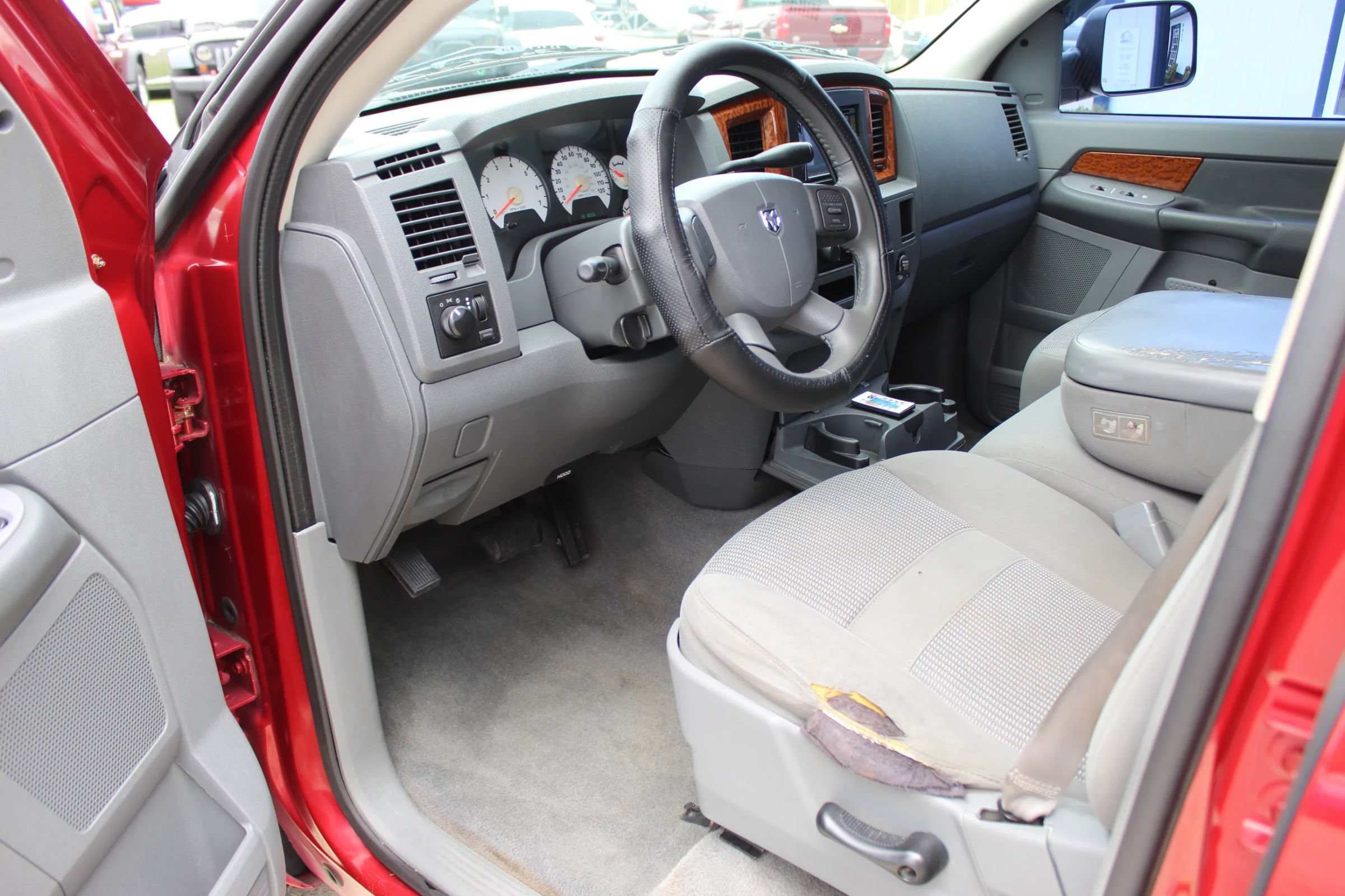 Used 2006 Dodge Ram 1500 Truck SLT RWD image 11