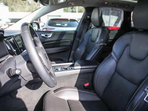 Used 2023 Volvo XC60 T8 Ultimate image 17