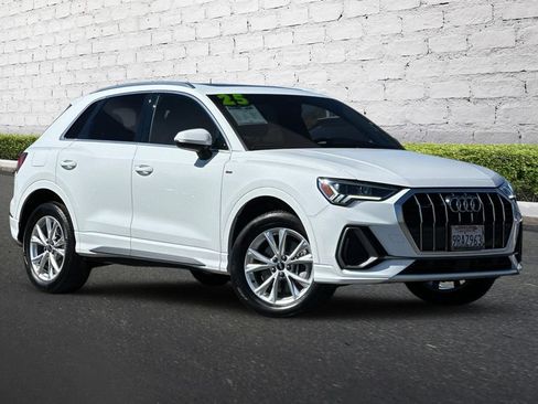 Used 2025 Audi Q3 2.0T Premium AWD/4WD image 2
