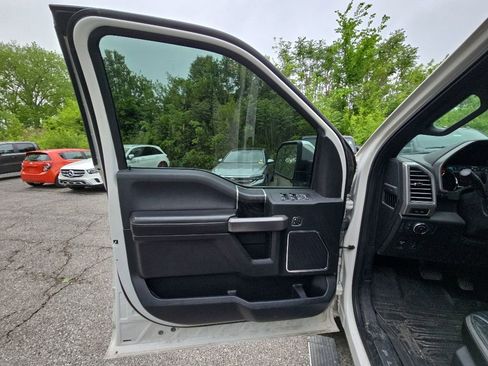 Used 2019 Ford F150 Platinum w/ Equipment Group 701A Luxury AWD/4WD image 20