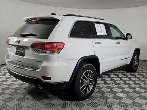 Used 2017 Jeep Grand Cherokee Limited w/ Luxury Group II image 4