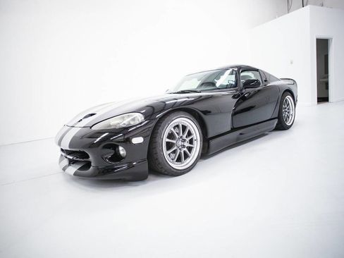 Used 2000 Dodge Viper GTS image 3