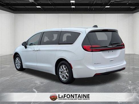 Certified 2023 Chrysler Pacifica Touring-L FWD image 3