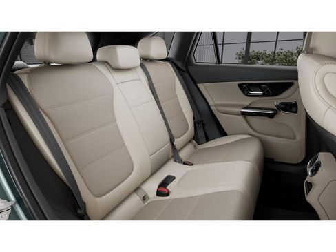 New 2026 Mercedes-Benz GLC 300 4MATIC image 5