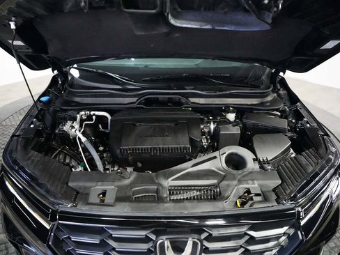 Used 2023 Honda Pilot Sport image 41