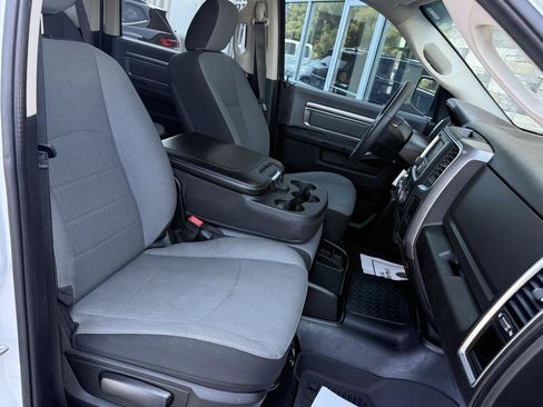 Used 2022 RAM 1500 Classic SLT RWD image 14