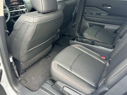 New 2026 Nissan Pathfinder SL w/ SL Premium Package FWD image 20
