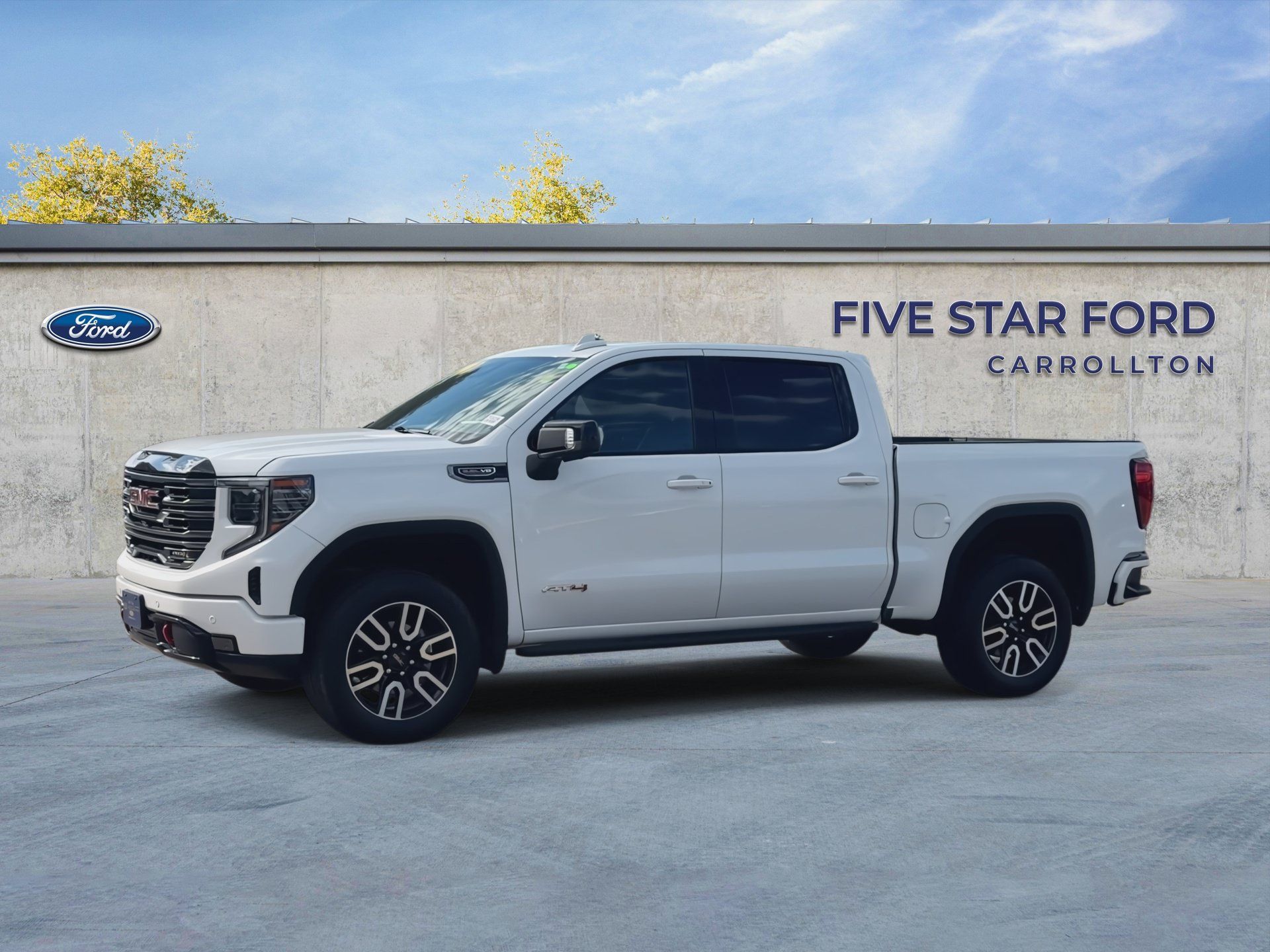 Used 2025 GMC Sierra 1500 AT4 w/ AT4 Premium Package AWD/4WD image 4