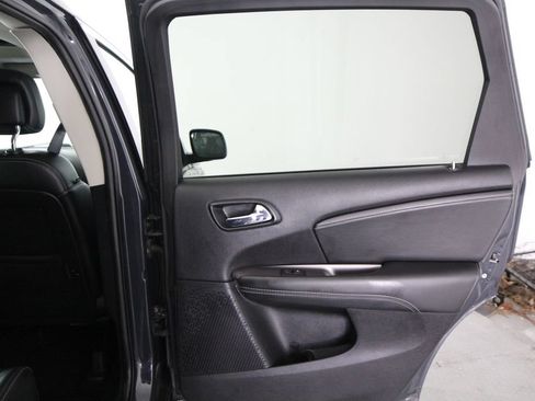Used 2018 Dodge Journey Crossroad w/ Nav & Sun Group AWD/4WD image 40