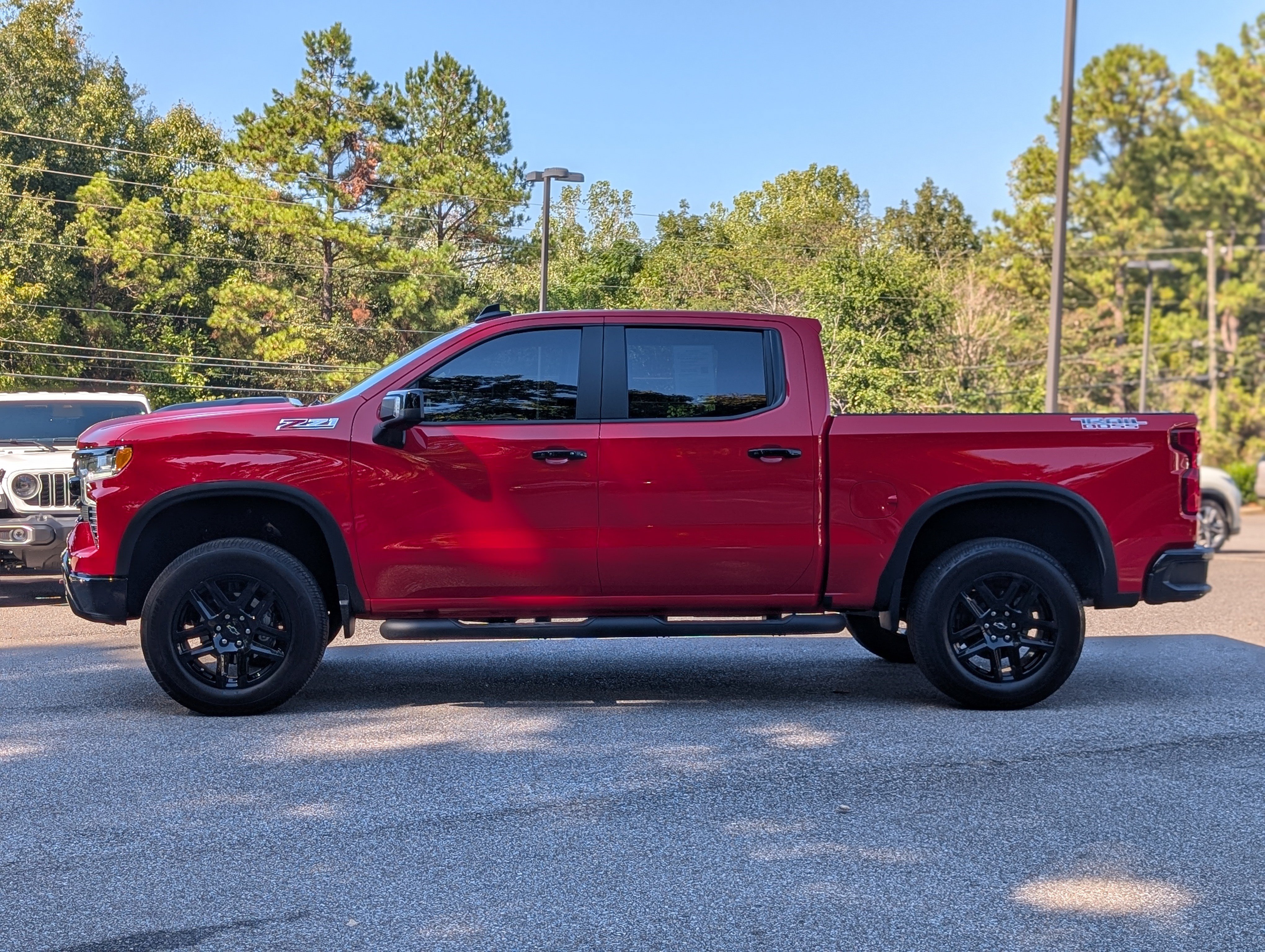 Used 2024 Chevrolet Silverado 1500 LT Trail Boss w/ LT Trail Boss Premium Package AWD/4WD image 6