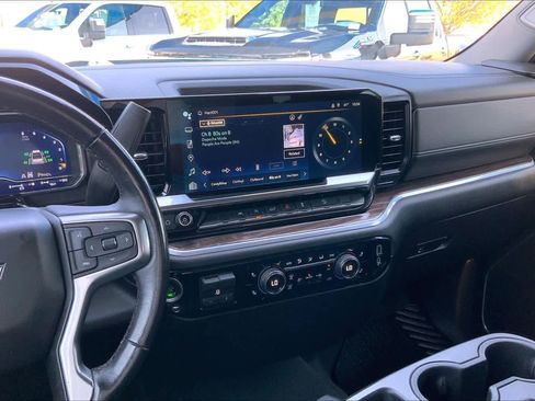 Used 2022 Chevrolet Silverado 1500 RST w/ Z71 Off-Road Package image 7