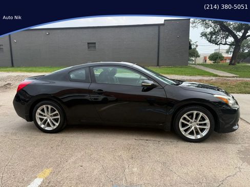 Used 2010 Nissan Altima 3.5 SR w/ Leather Pkg FWD image 2