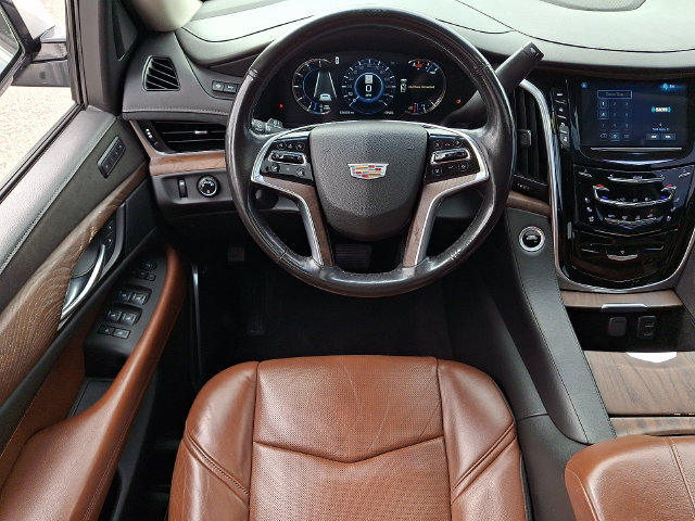 Used 2020 Cadillac Escalade Luxury w/ LPO, Radiant Package AWD/4WD image 11